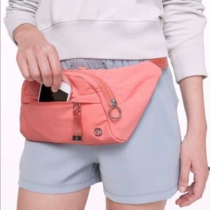 Lululemon on the beat belt bag